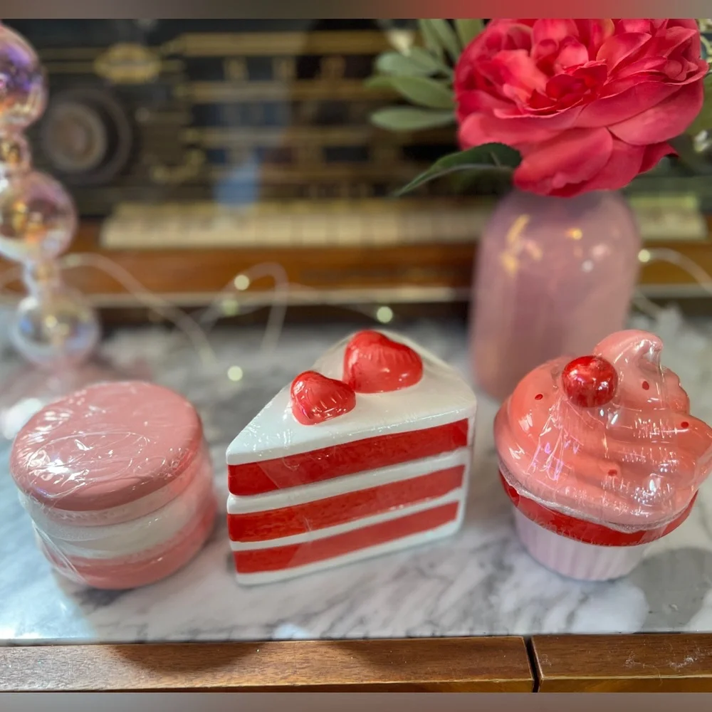 ✨NEW🩷Target Bullseye Playground 2024 Valentines Day Trinket Dessert Set🍰